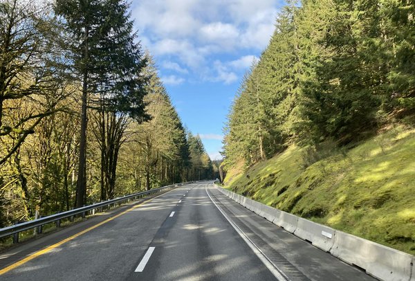 Was sind die besten Möglichkeiten zur Reduzierung von Fahrgeräuschen im Auto?