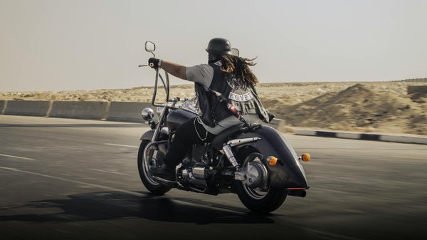 Was sind die besten Techniken zum Kurvenfahren mit dem Motorrad?